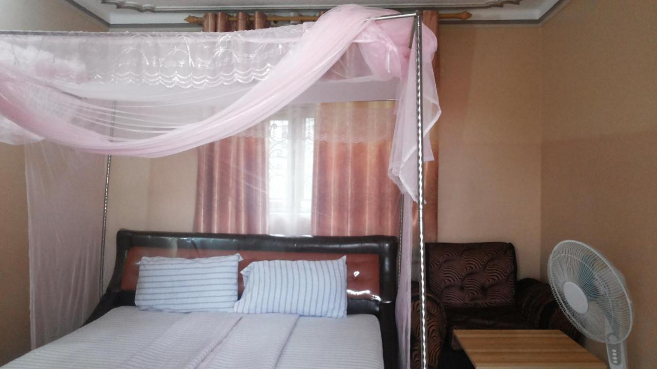 Rock Shadow Hotel Koboko Экстерьер фото